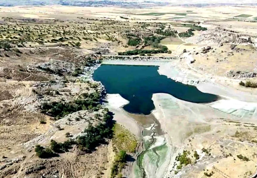 Aksaray’da kuraklık alarmı: Güzelyurt Göleti’nin suyu tükendi