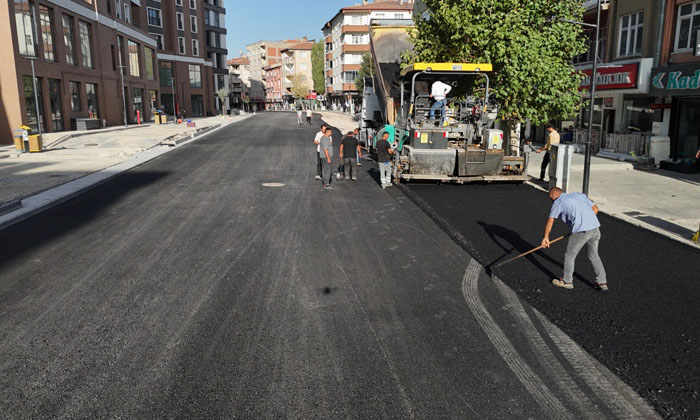 Kalealtı Caddesi asfaltı tamamlandı: Cadde trafiğe açıldı