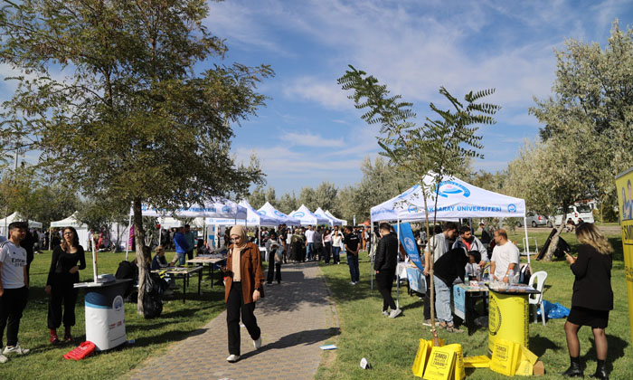 Aksaray Üniversitesi’nde 5. İğde Şenliği renkli görüntülere sahne oldu