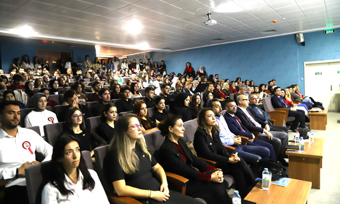 ASÜ’de Cumhuriyet’in 102’inci yılında eğitim fakültelerinin geleceği ele alındı