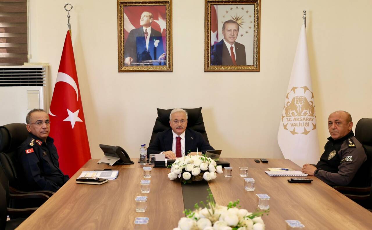 Valii Kumbuzoğlu, Bakan Yerlikaya’nın güvenlik toplantısında