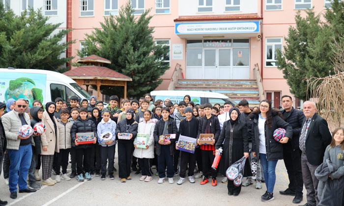 Çevre Kulübü öğrencileri rekor atık pil toplayarak örnek oldu