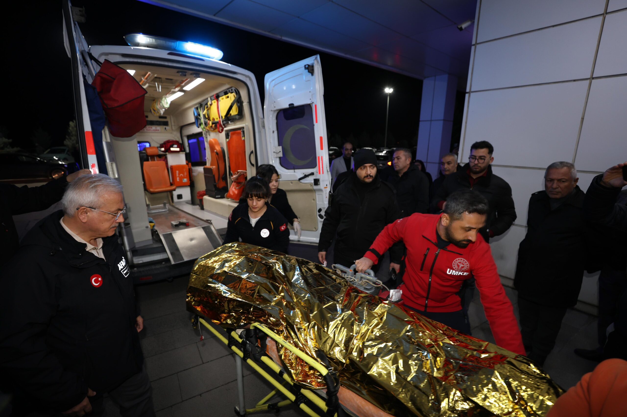 Hasan Dağı’nda mahsur kalan üniversite öğrencileri helikopterle kurtarıldı