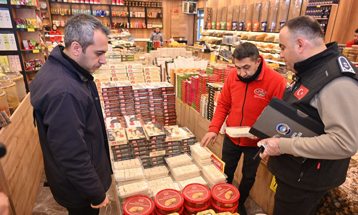Yılbaşı öncesi kuruyemiş satış noktalarına zabıta denetimi