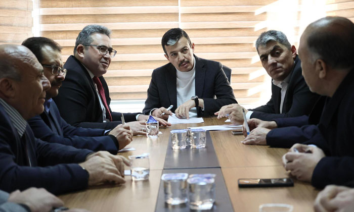 AK Parti Aksaray’da ilçe ve köy yatırımları masaya yatırıldı