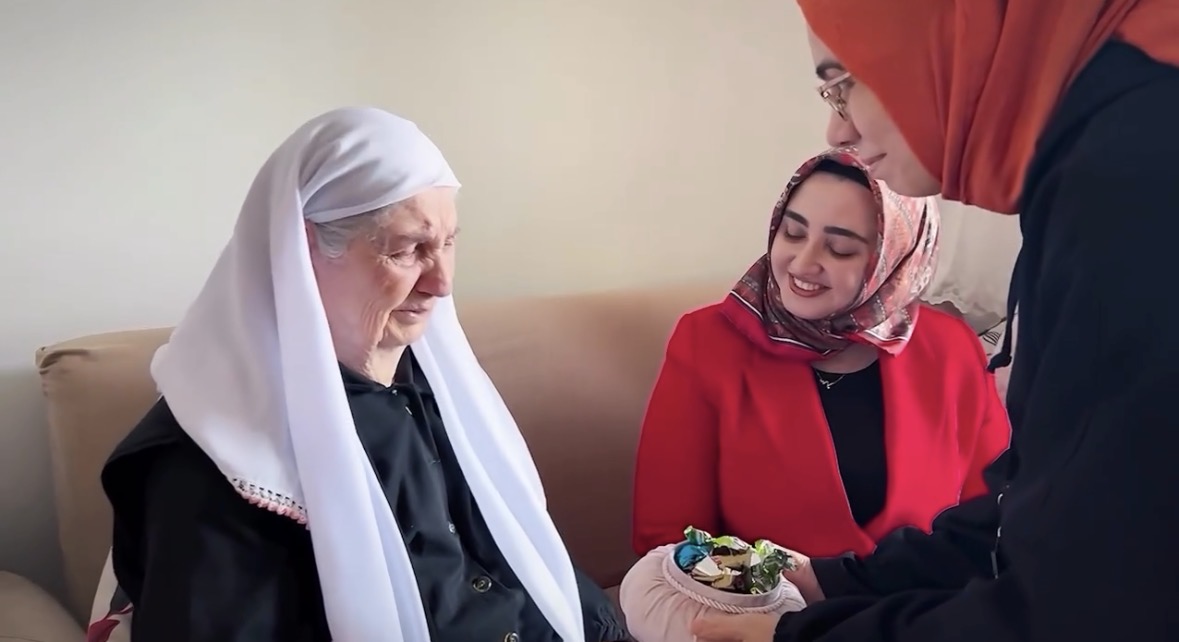 Aksaray’da sağlık ekiplerinden gönüllere dokunan ziyaret