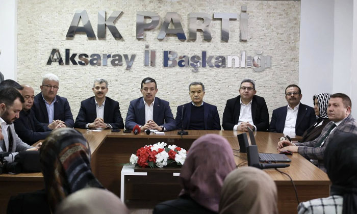 AK Parti’de geleneksel bayramlaşma töreni yapıldı