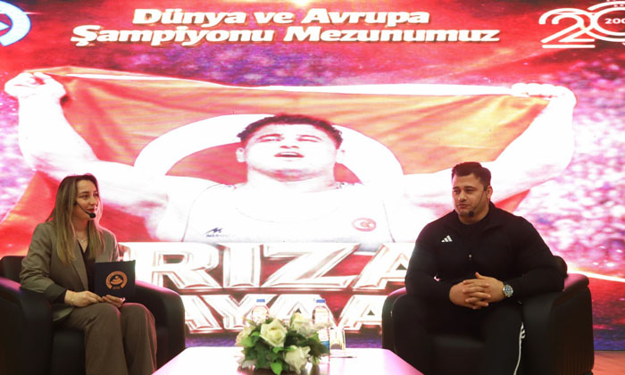 ASÜ mezunu milli güreşçi Rıza Kayaalp öğrencilerle buluştu