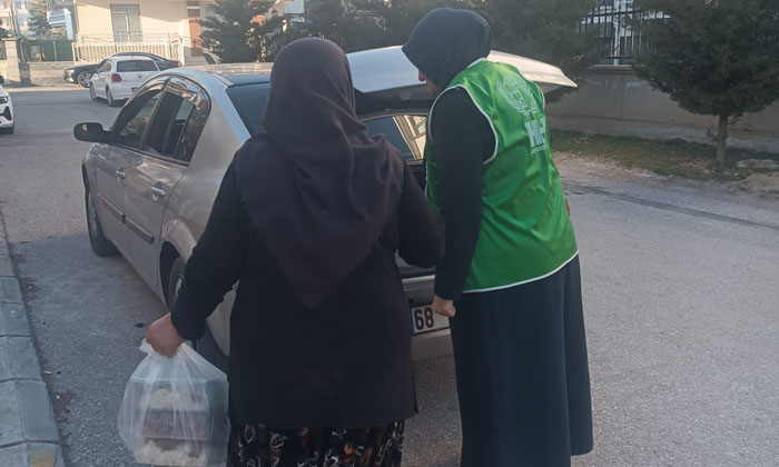 Aksaray İHH’dan ihtiyaç sahibi ailelere günlük iftar yemeği