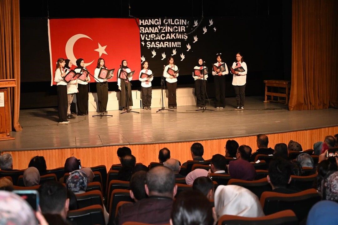 Türk Dili’nin Başkenti Karaman’da İstiklal Marşı Arapça okutuldu