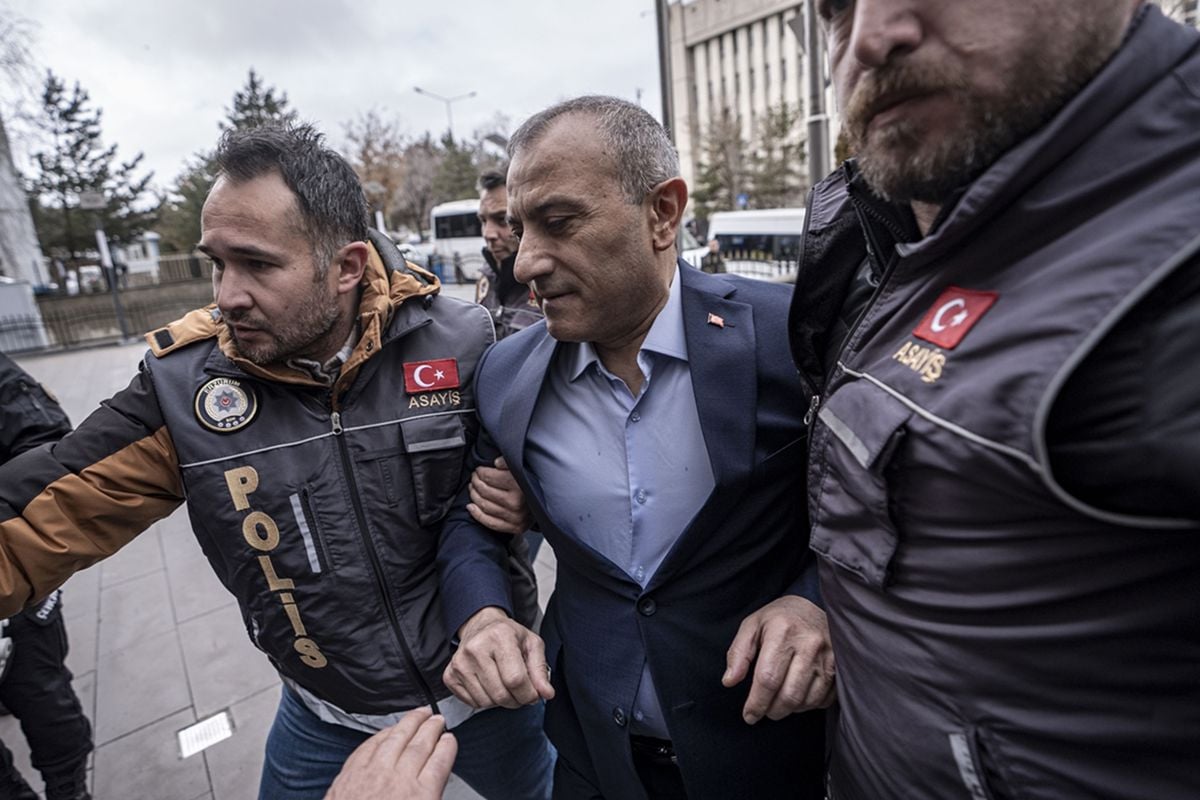 Sonel: Ben devletin valisiyim, emniyette ifade vermem