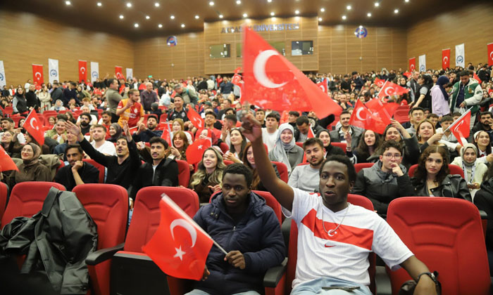 Aksaray Üniversitesi’nde milli takımımızın galibiyeti coşkuyla kutlandı