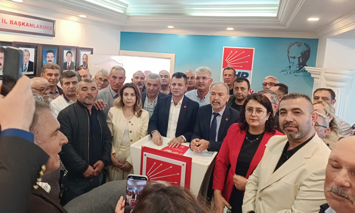 CHP’de bayramlaşma programına yoğun ilgi