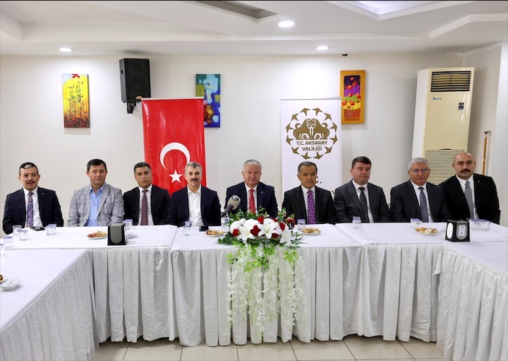 Aksaray protokolü bayramlaştı