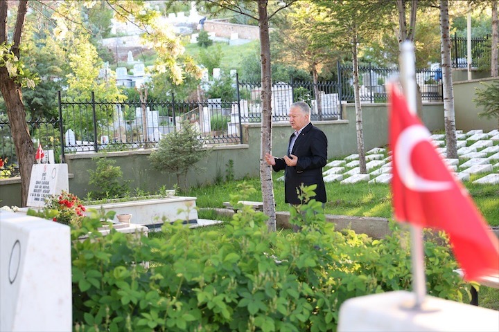 Vali Murat Duru’dan şehitlik ziyareti