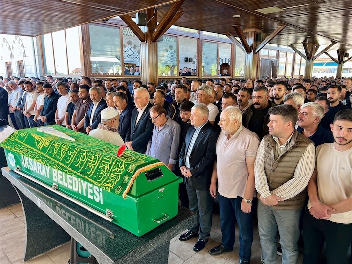 Fatih Batı, dualar ve gözyaşlarıyla son yolculuğuna uğurlandı