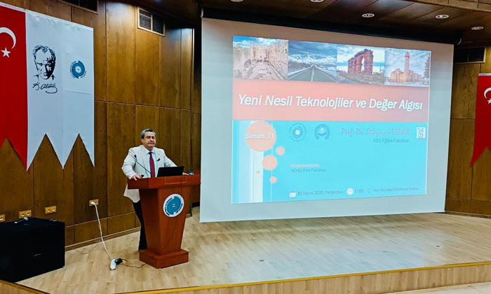 Prof. Dr. Süleyman Yılmaz’dan gençlere yapay zeka ve değerler konferansı
