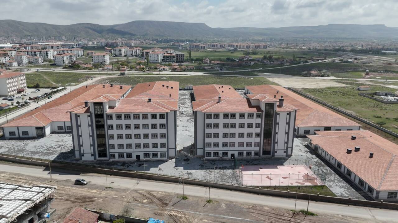 Aksaray’a modern eğitim kampüsü kazandırıldı
