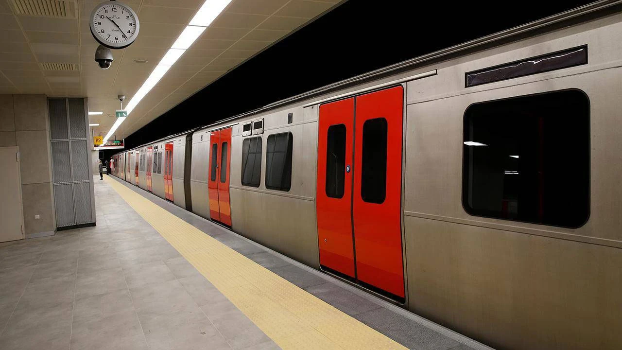 Ankara’da metro ulaşımı çöktü!
