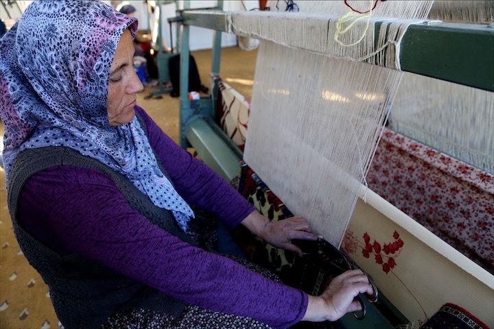 Taşpınar Halısı ilmek ilmek geleceğe dokunuyor