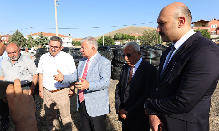 Karaören Köyü’nde altyapı ve spor yatırımları incelendi