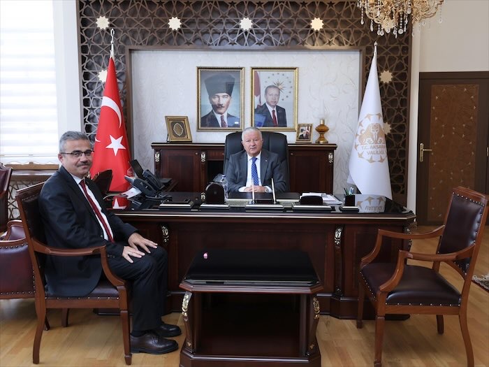 Vali Duru, yeni milli eğitim müdürü Yusuf Uzantı’yı kabul etti