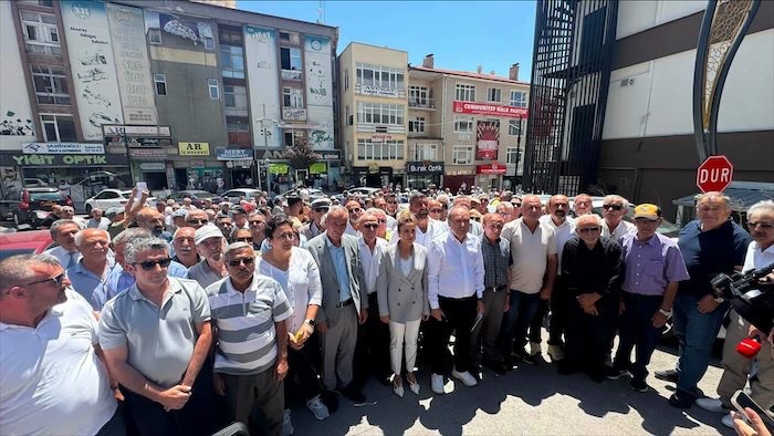 CHP Aksaray’da toplu istifa: Yeni Parti’ye katıldılar