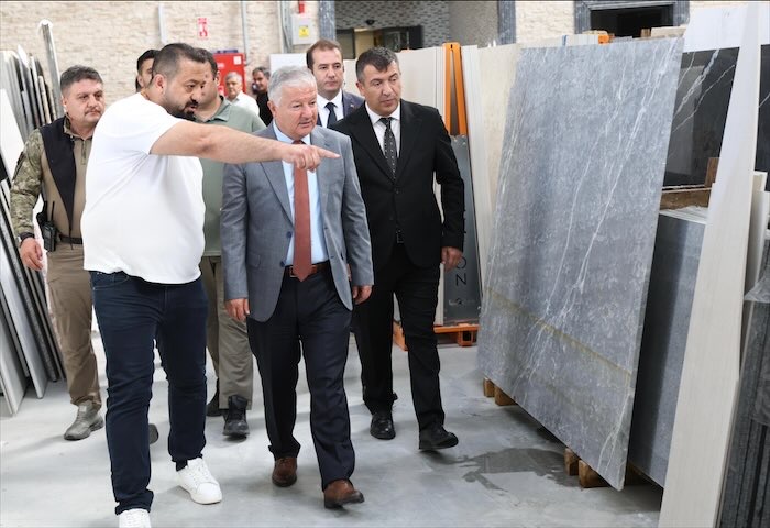 Vali Duru, OSB’de üretim tesislerini inceledi