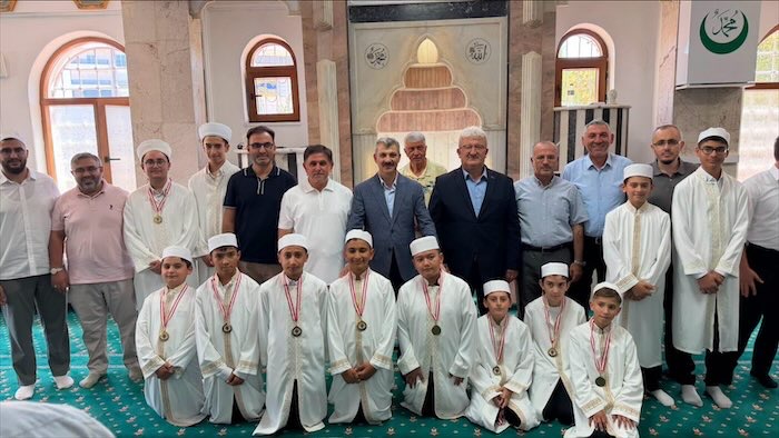 12 öğrenci daha hafızlık icazeti aldı