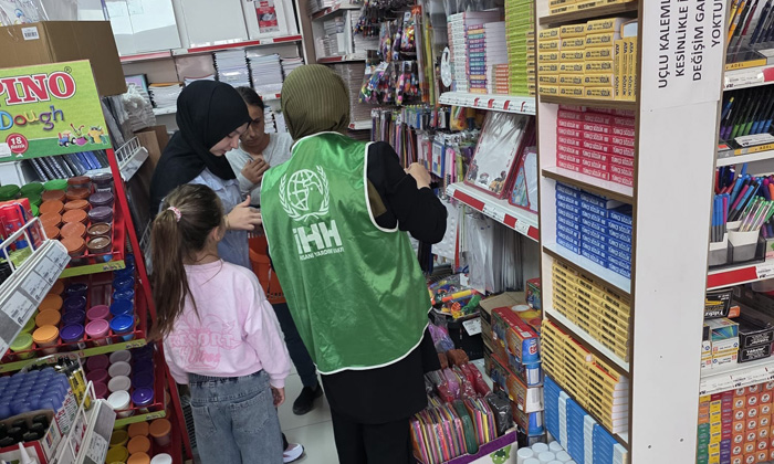 Aksaray İHH’dan yetim ve ihtiyaç sahibi ailelere kırtasiye desteği