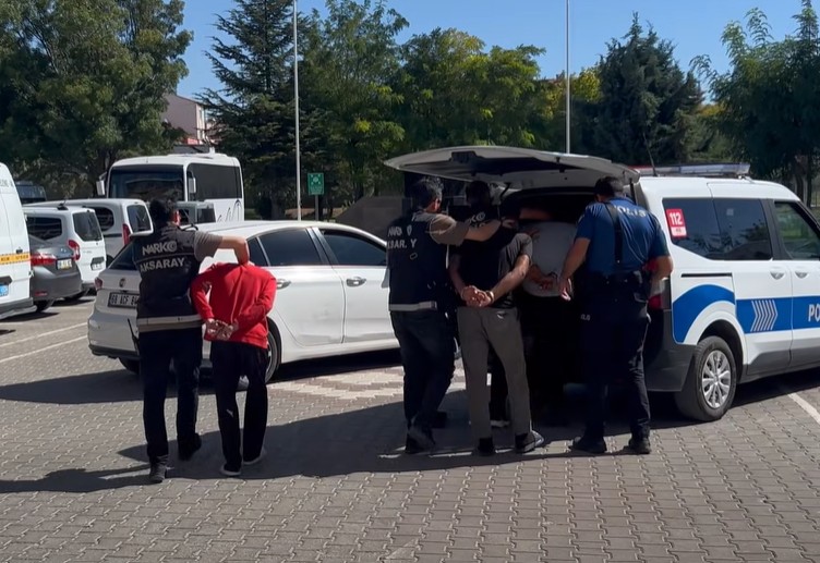 Aksaray’da zehir tacirlerine ağır darbe: 13 tutuklama