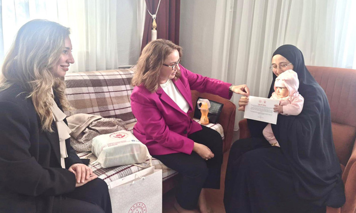 Vali Duru’nun eşi Elif Duru, Demirtaş ailesinin mutluluğuna ortak oldu