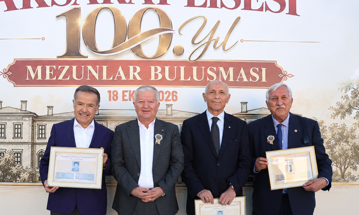 Aksaray Lisesi’nin 100. yılında mezunlar bir araya geldi