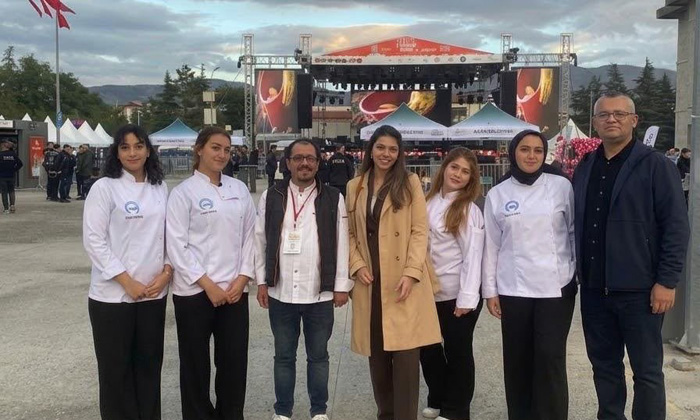 ASÜ’lü öğrenciler Niğde Gastronomi Festivalinde dört madalya kazandı