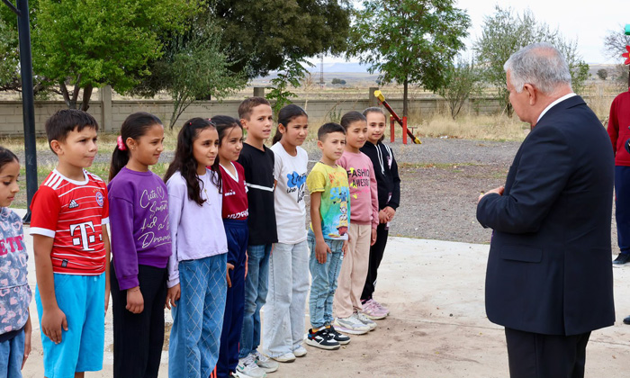 Vali Murat Duru’dan Dikmen Köyü Oğuzata Okulu’na ziyaret