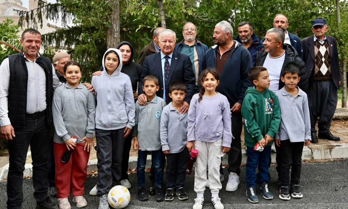 Yuva Köyü’nde devlet millet kaynaşması: Vali Duru vatandaşları dinledi